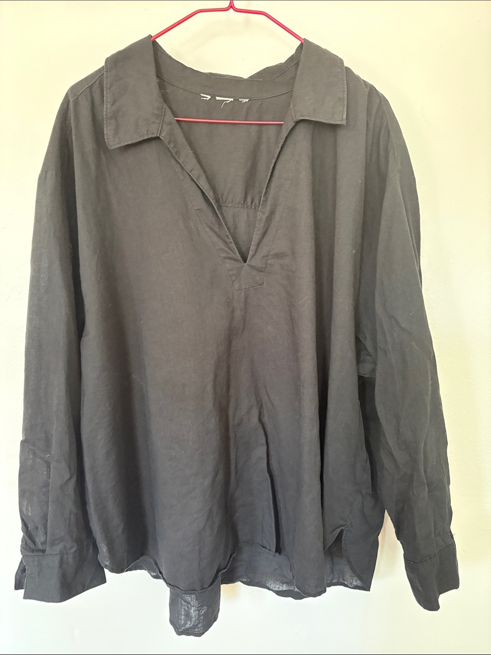 Women’s Black V-Neck Linen blend tunic